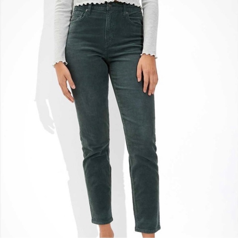 American Eagle Mom Stretch Straight Green Corduroy Pants